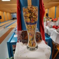 Tippspiel: wie viele Haribo Paeckchen befinden sich im 3 Liter Stutzen