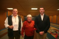 Dank der ersten Mannschaft an Abteilungsleiter Wolfgang Bamberger fuer die Unterstuetzung und an Christel Holzschuh fuers Trikot waschen